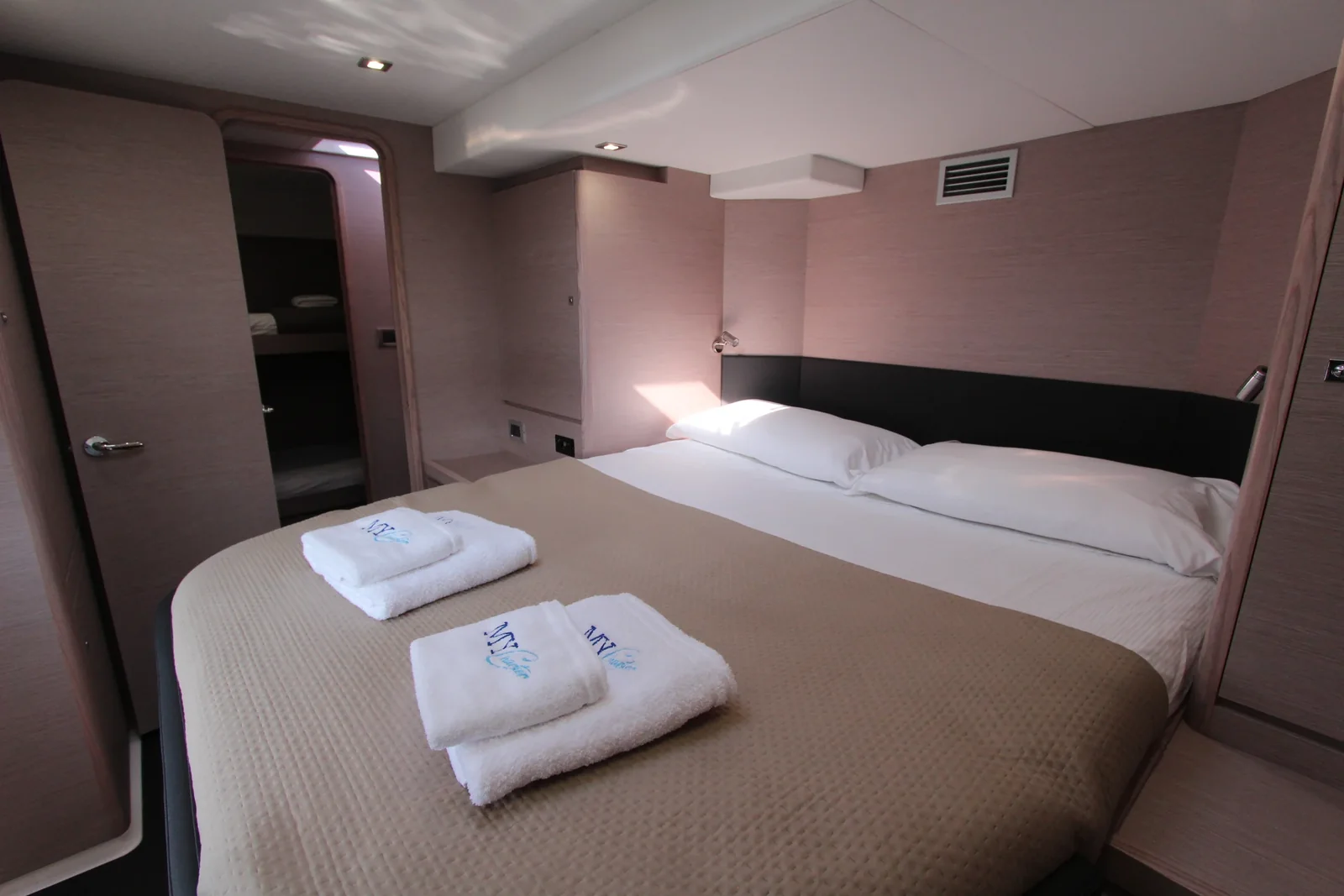 Yacht DUFOUR 48 Catamaran - Lublu - Foto 1