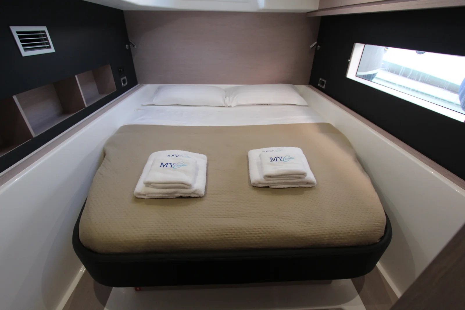 Yacht DUFOUR 48 Catamaran - Lublu - Foto 1