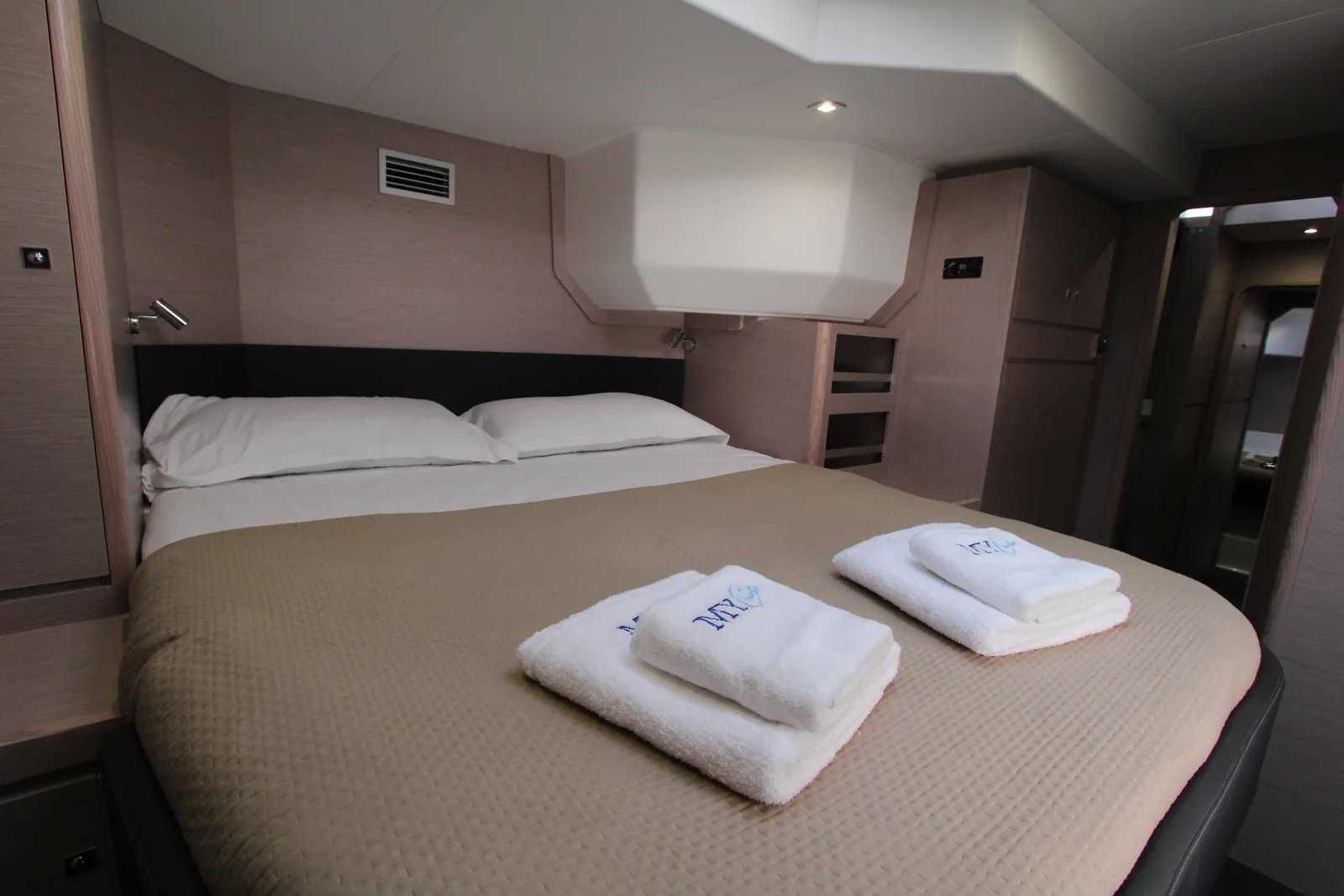 Yacht DUFOUR 48 Catamaran - Lublu - Foto 1