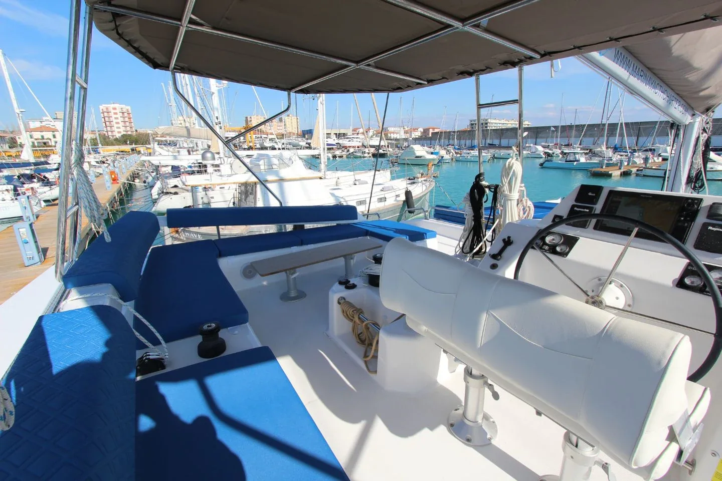 Yacht DUFOUR 48 Catamaran - Stella - Foto 1