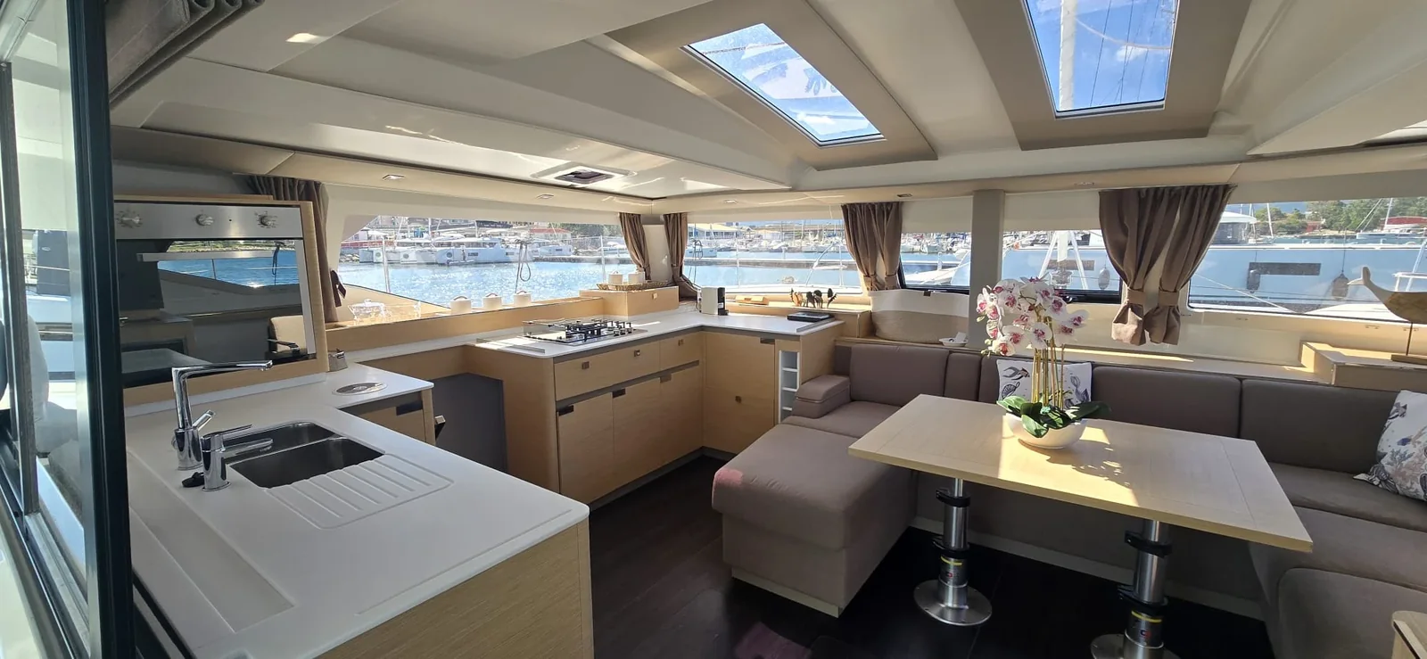 Yacht FOUNTAINE PAJOT Elba 45 - Ruinart