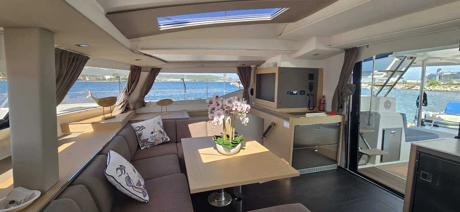 Yacht FOUNTAINE PAJOT Elba 45 - Ruinart - Foto 1