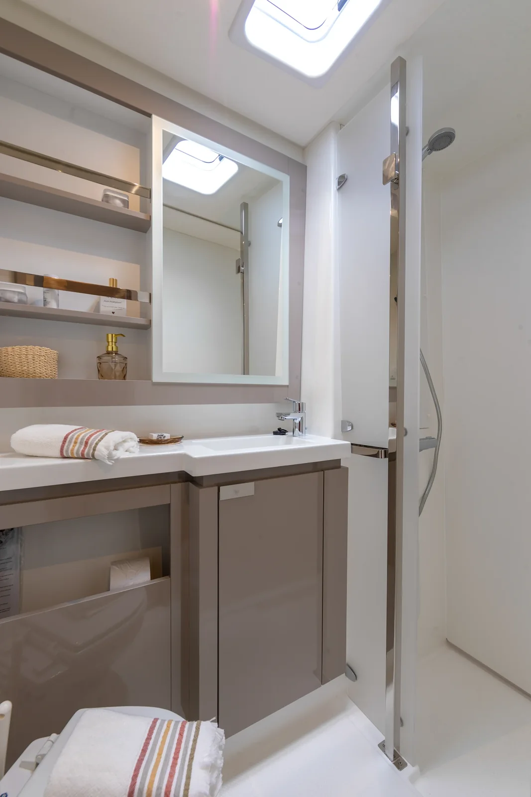 Yacht FOUNTAINE PAJOT Elba 45 - Ruinart - Foto 8