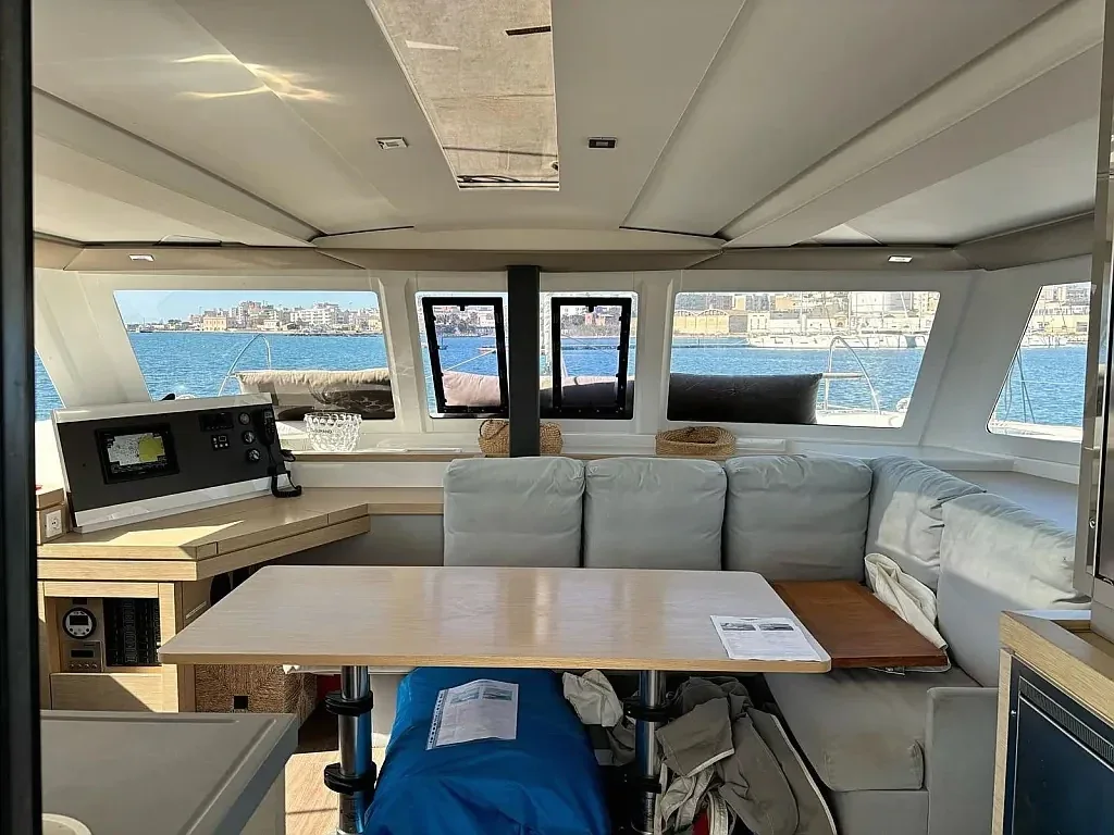 Yacht FOUNTAINE PAJOT Lucia 40 - Lipara - Foto 1