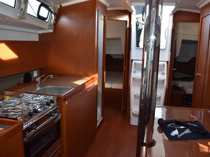Yacht BENETEAU Oceanis 38 - Ánemos
