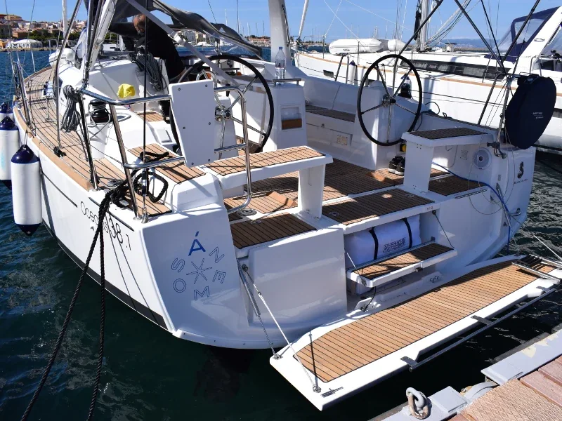 Yacht BENETEAU Oceanis 38 - Ánemos - Foto 1