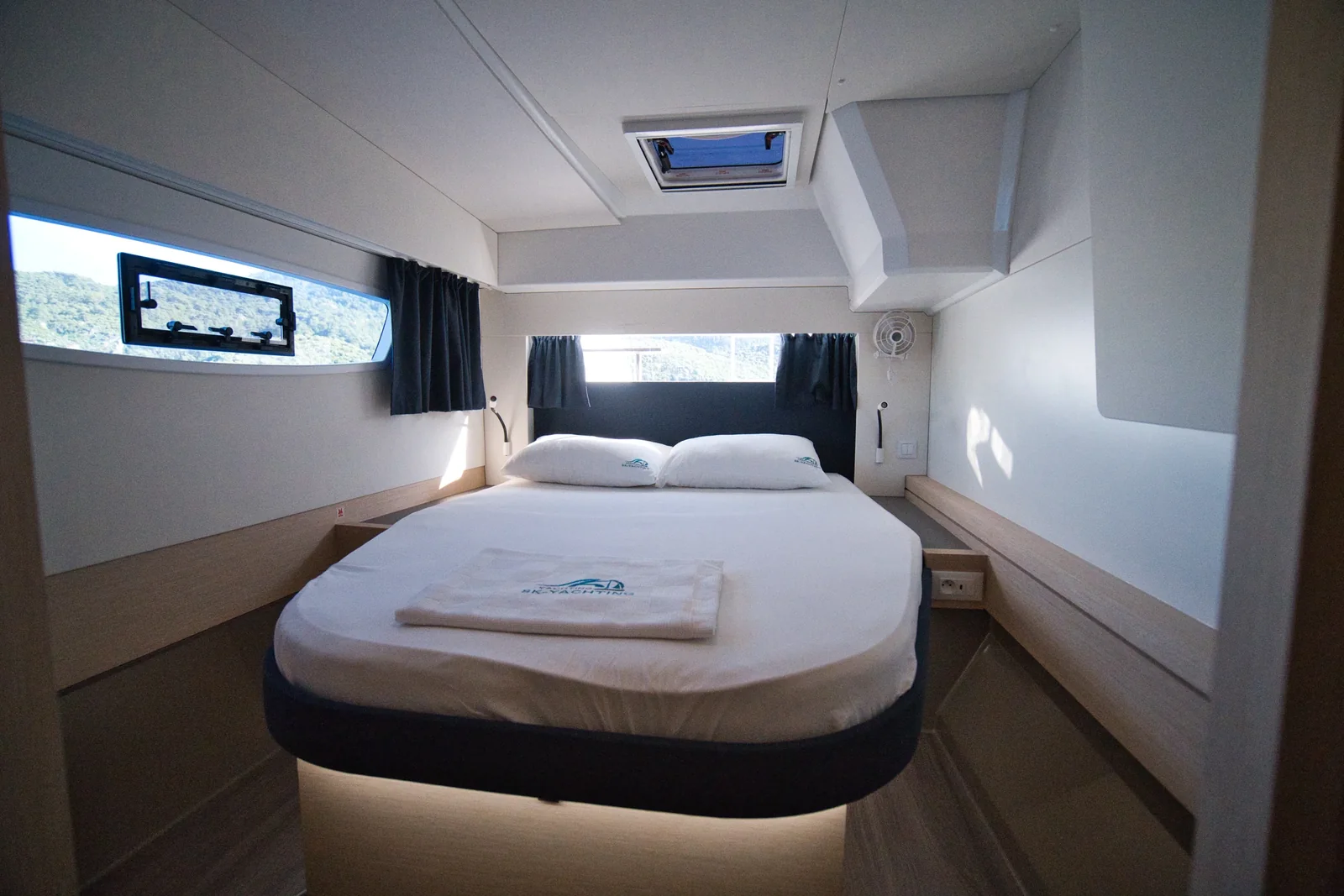 Yacht FOUNTAINE PAJOT Astrea 42 - Adele - Foto 1