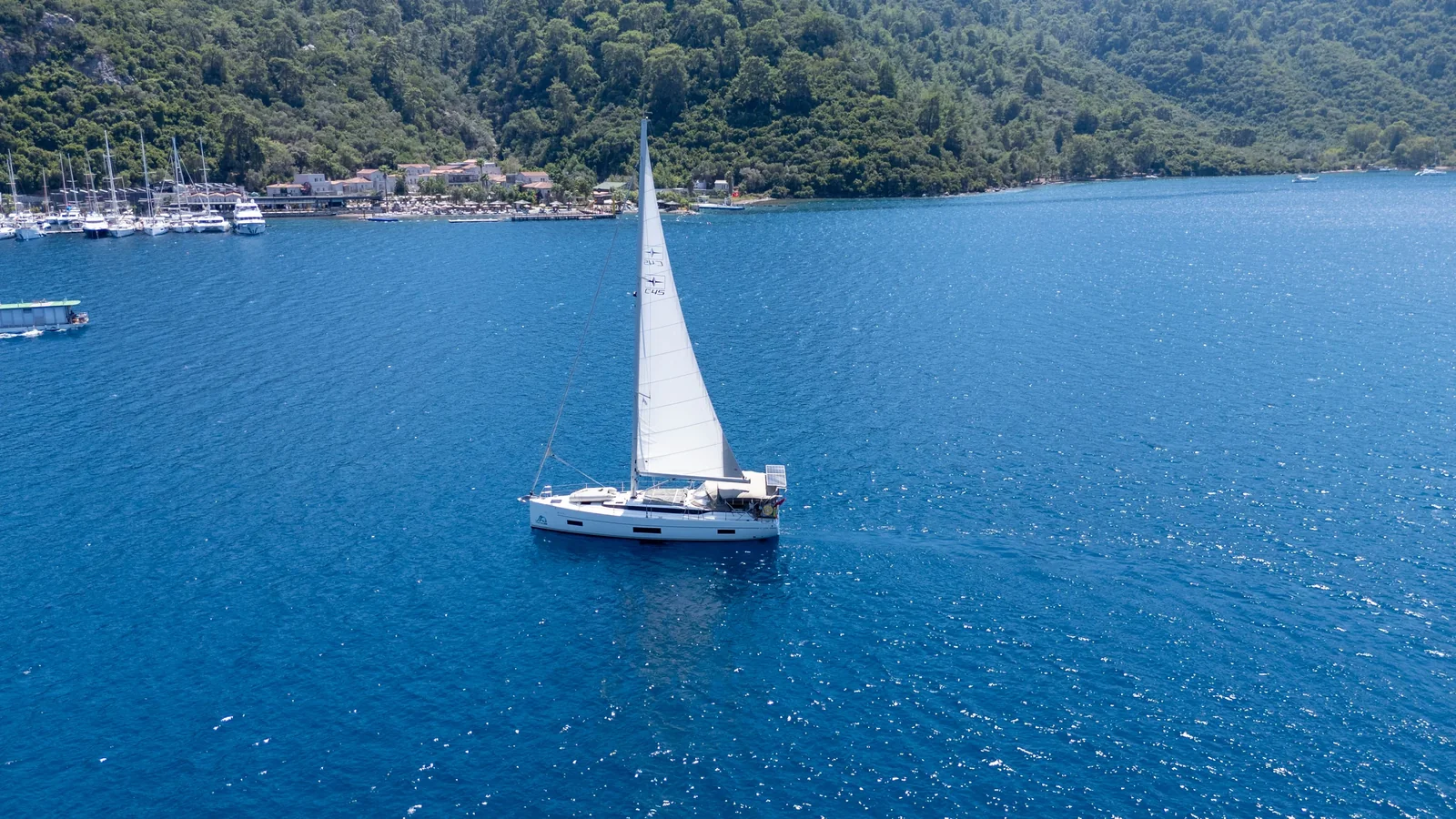 Yacht BAVARIA C45 Style - Mina 52 - Foto 1