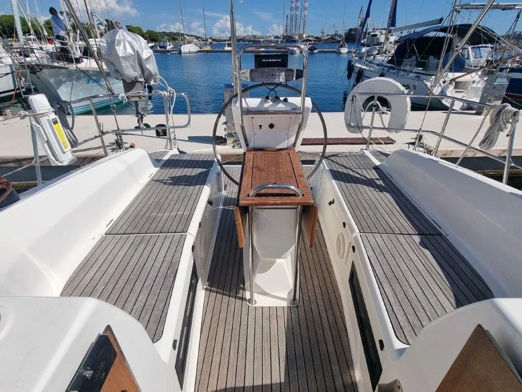 Yacht BAVARIA Cruiser 36 - Eleven