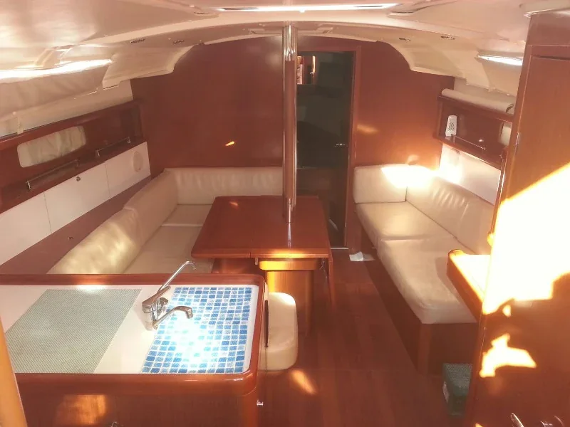 Yacht BENETEAU Oceanis 37 - Romantica - Foto 1