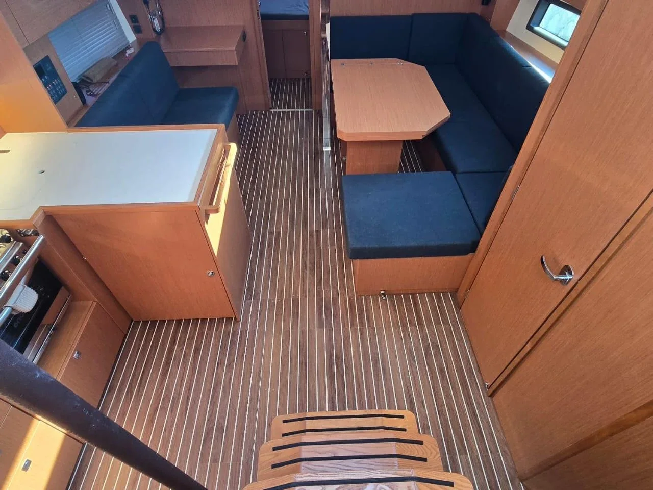 Yacht BAVARIA C42 - Athos