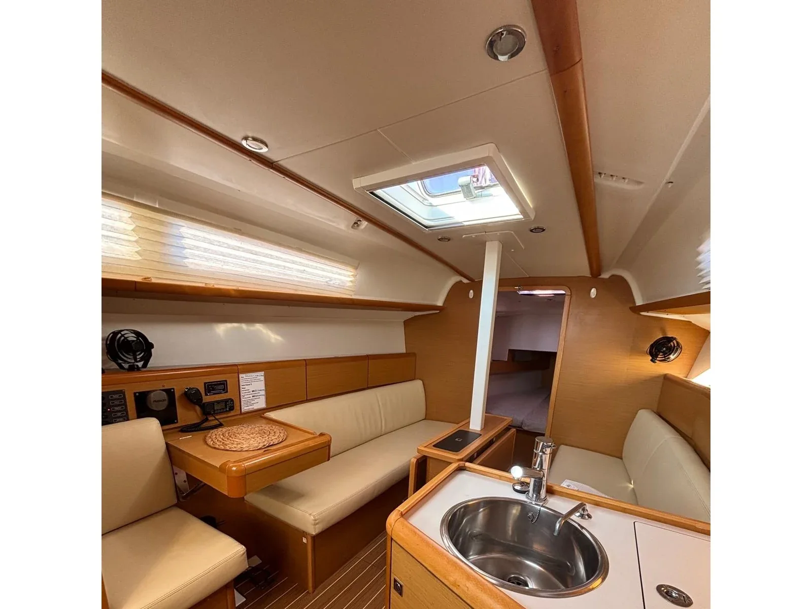 Yacht JEANNEAU Sun Odyssey 33i - Nimpto - Foto 1