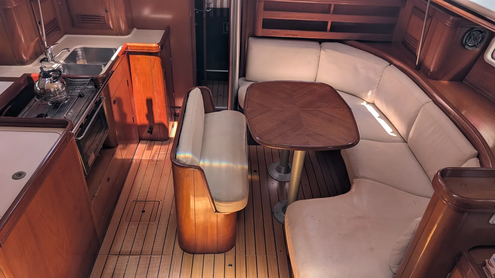 Yacht BENETEAU Oceanis 411 - Artemis