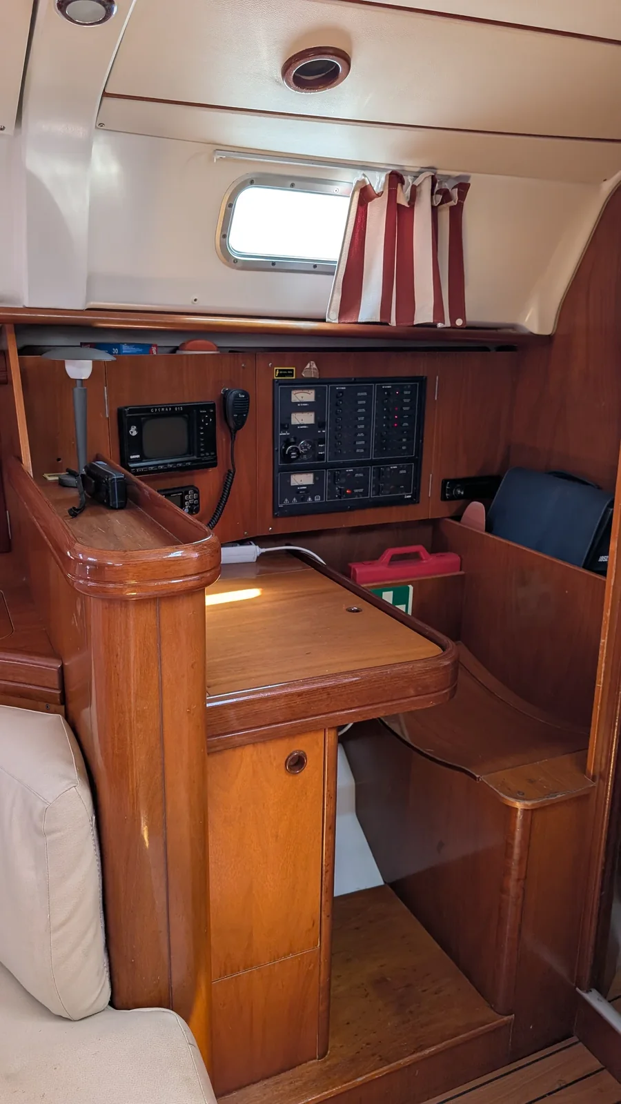 Yacht BENETEAU Oceanis 411 - Artemis - Foto 12