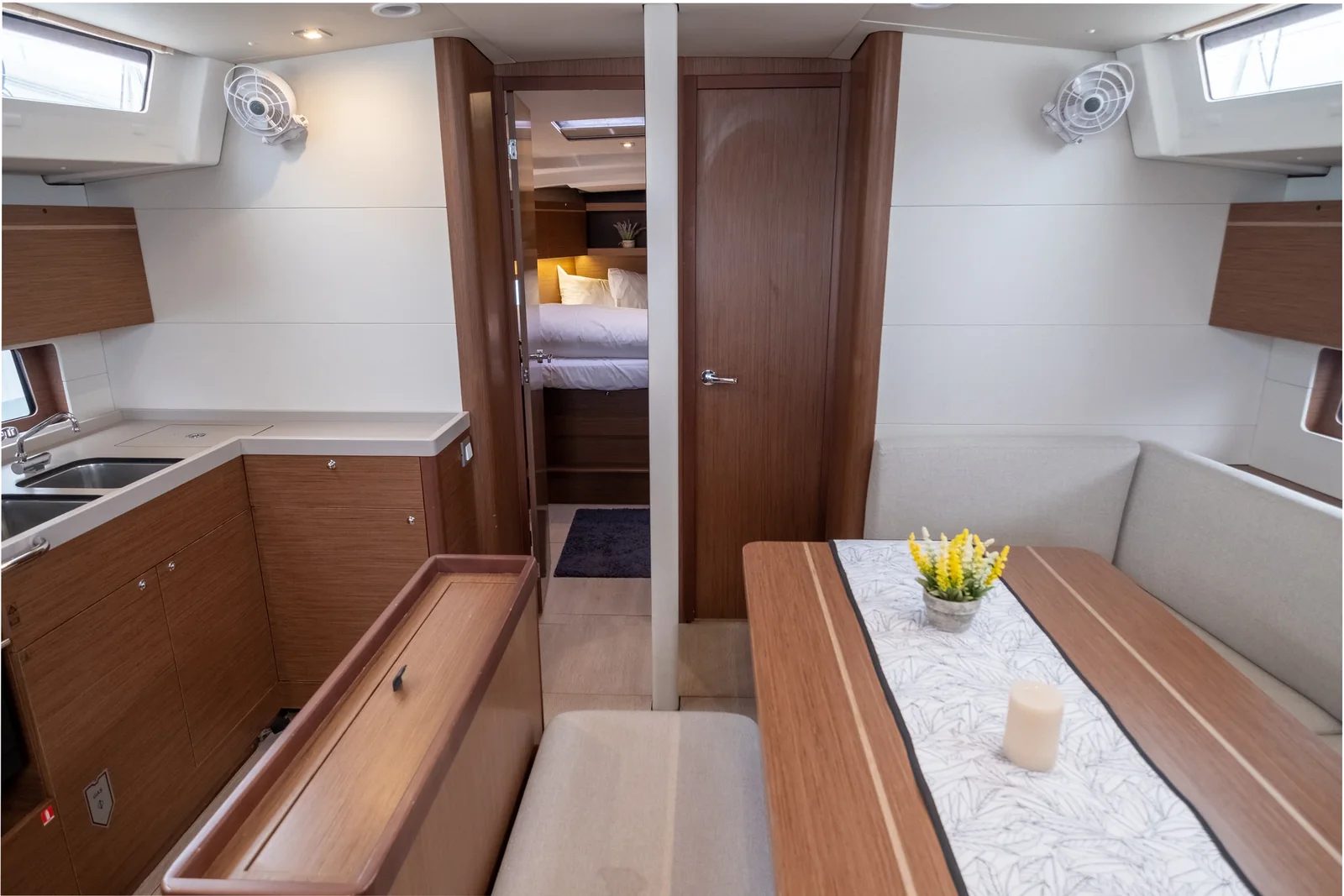 Yacht BENETEAU Oceanis 46.1 - July - Foto 1