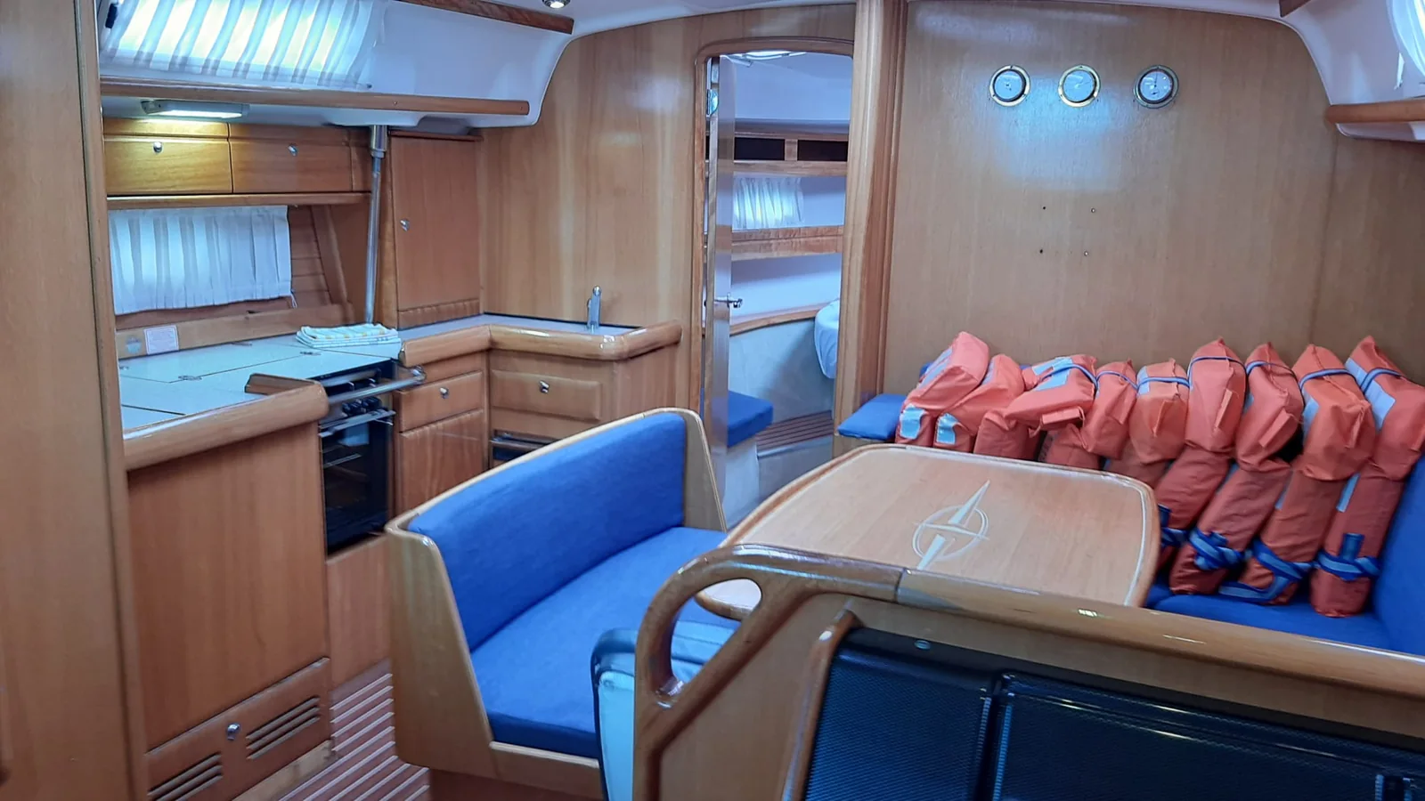 Yacht BAVARIA 42 Cruiser - Pošip - Foto 8