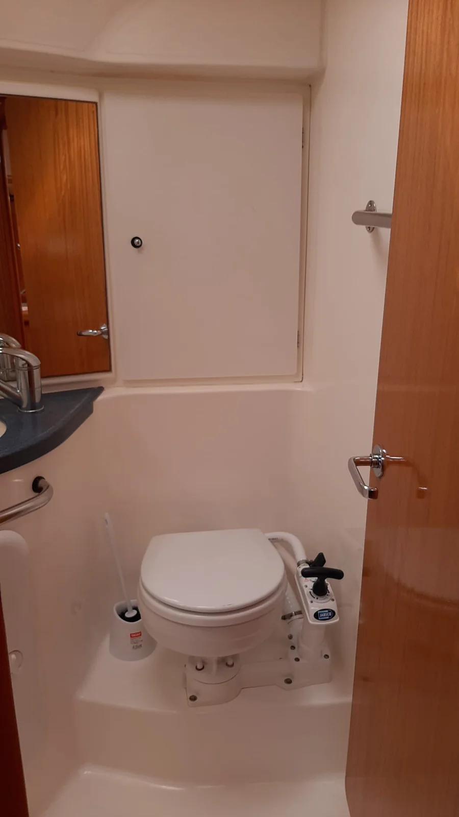 Yacht BAVARIA 42 Cruiser - Pošip - Foto 13