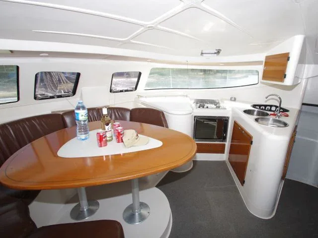 Yacht FOUNTAINE PAJOT Athena 38 - La Perla - Foto 1