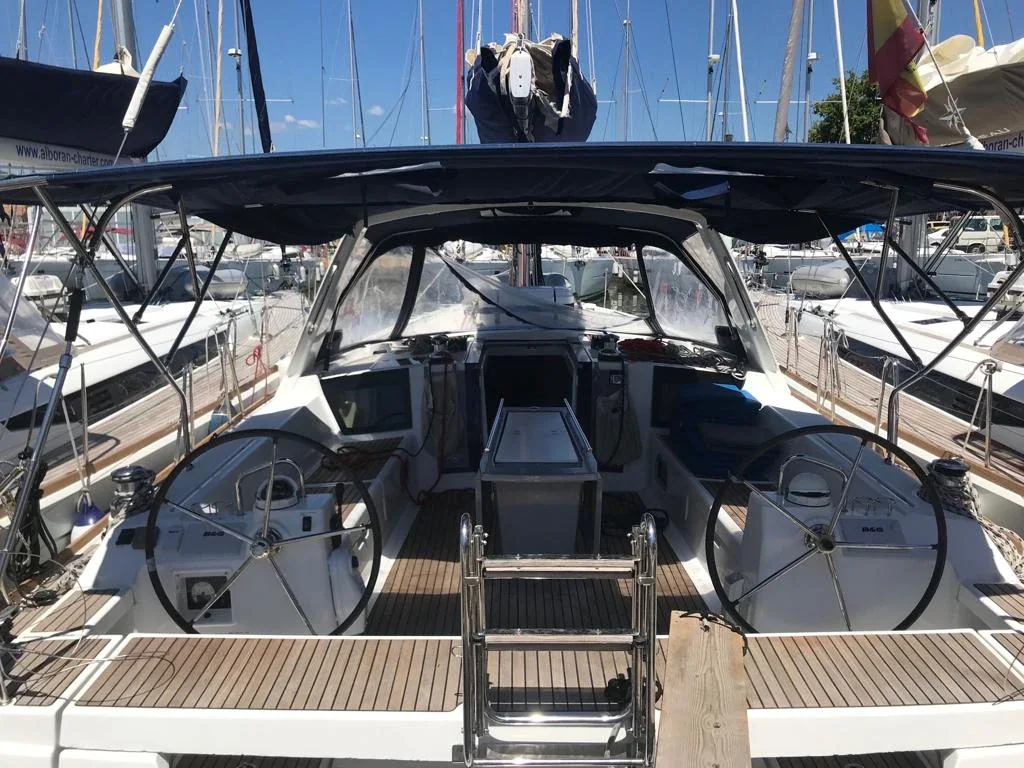 Yacht BENETEAU Oceanis 45 - Alboran Gin Tonic - Foto 1