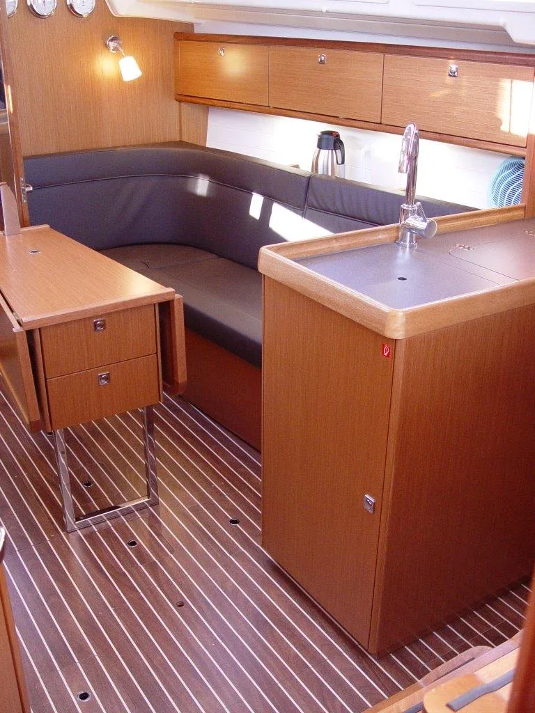 Yacht BAVARIA Cruiser 34 - Merak