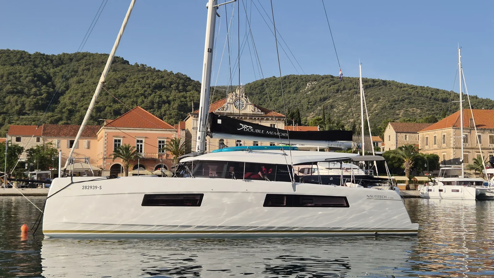 Yacht NAUTITECH 44 Open - Double Memory - Foto 1