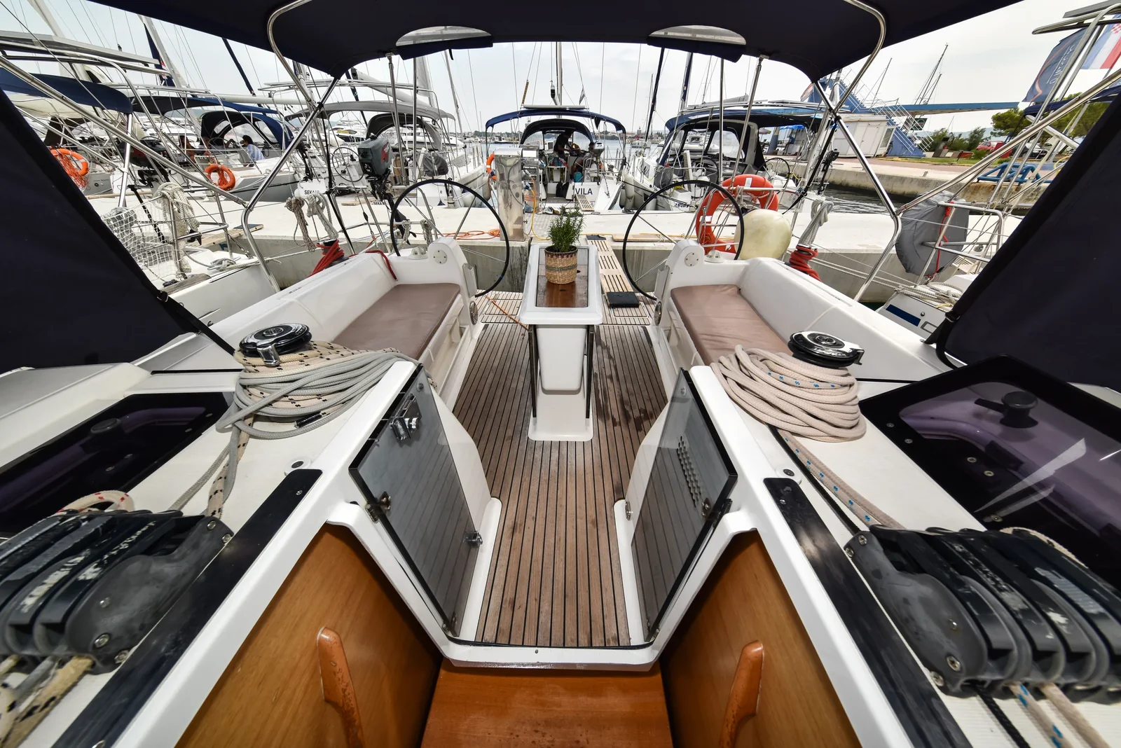 Yacht DUFOUR 410 Grand Large - Stella - Foto 1
