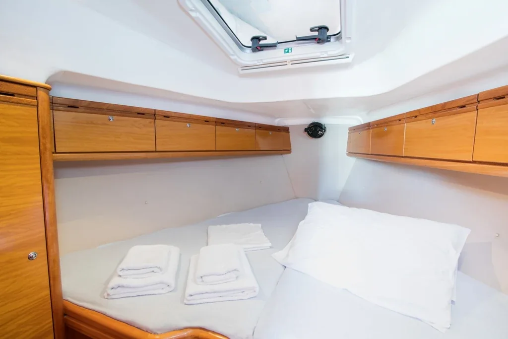 Yacht BAVARIA 34 Cruiser - Leon