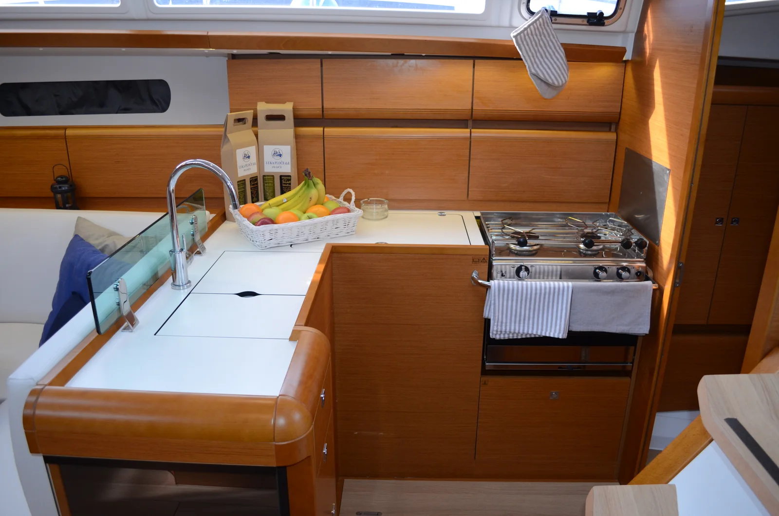 Yacht JEANNEAU Sun Odyssey 419 - Luka Ploče - Foto 10