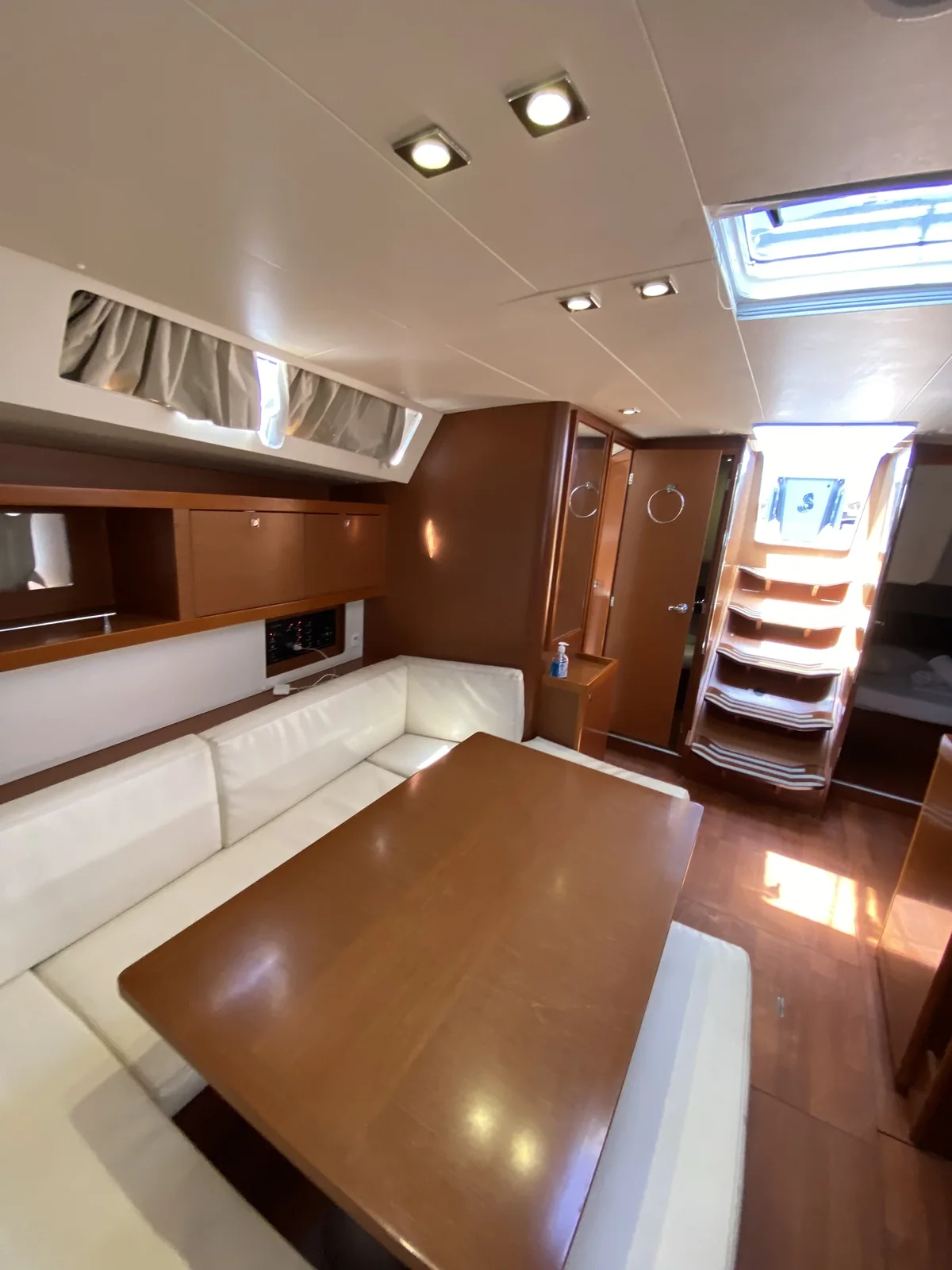 Yacht BENETEAU Oceanis 45 - Callidora - Foto 1
