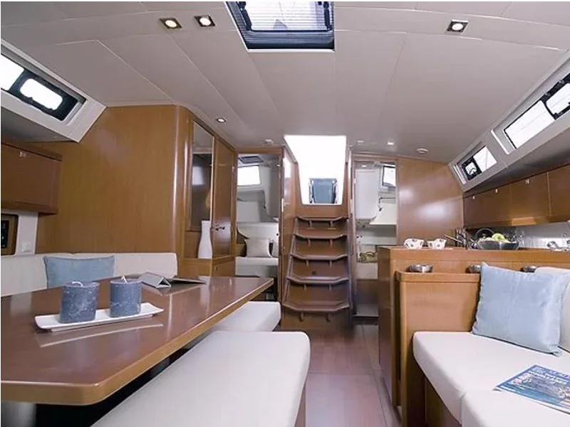 Yacht BENETEAU Oceanis 45 - Alboran Gin Fizz - Foto 2