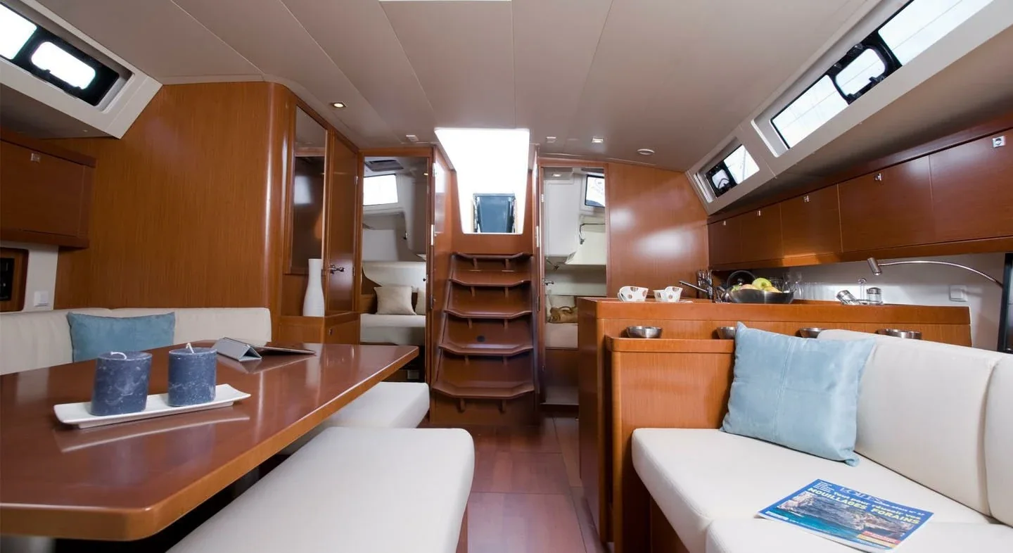 Yacht BENETEAU Oceanis 45 - Stella
