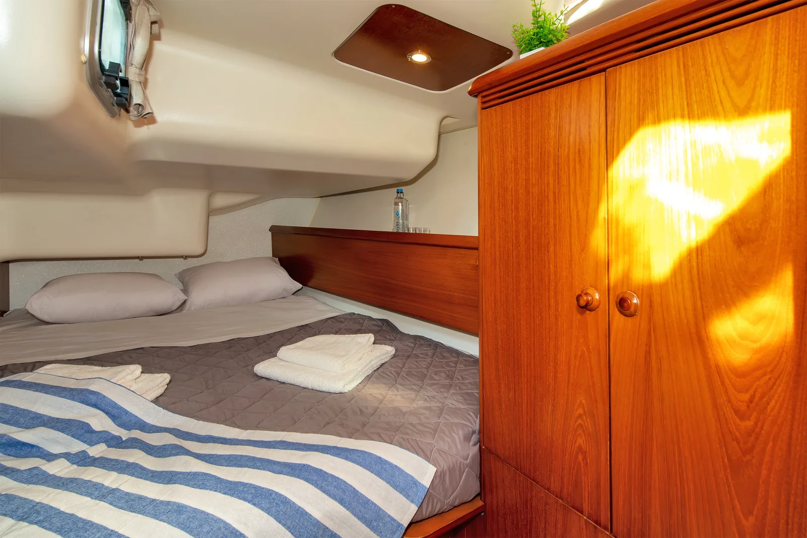 Yacht JEANNEAU Sun Odyssey 43 - Evangelos - Foto 1