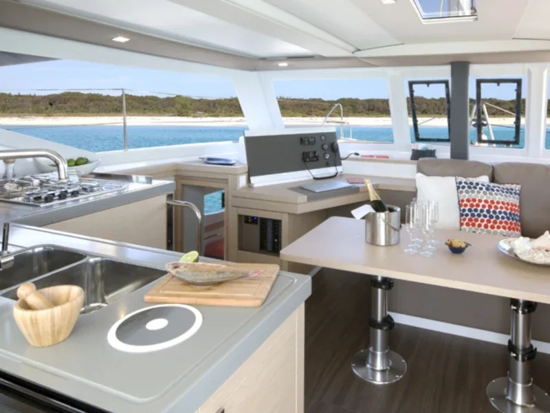 Yacht FOUNTAINE PAJOT Lucia 40 - Ginesta