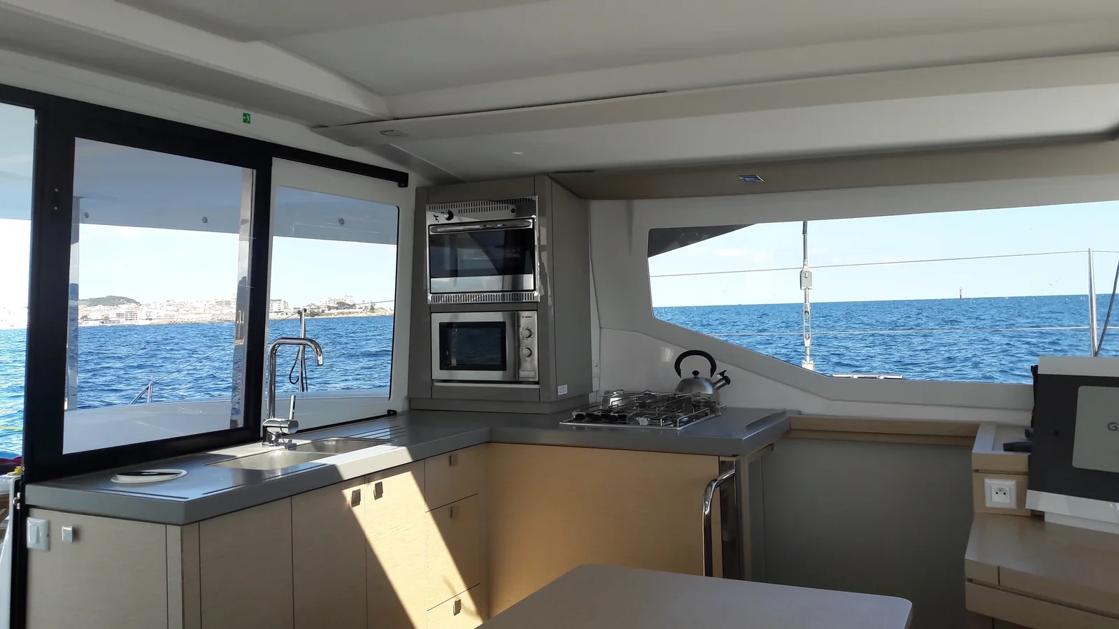 Yacht FOUNTAINE PAJOT Lucia 40 - Ginesta - Foto 5