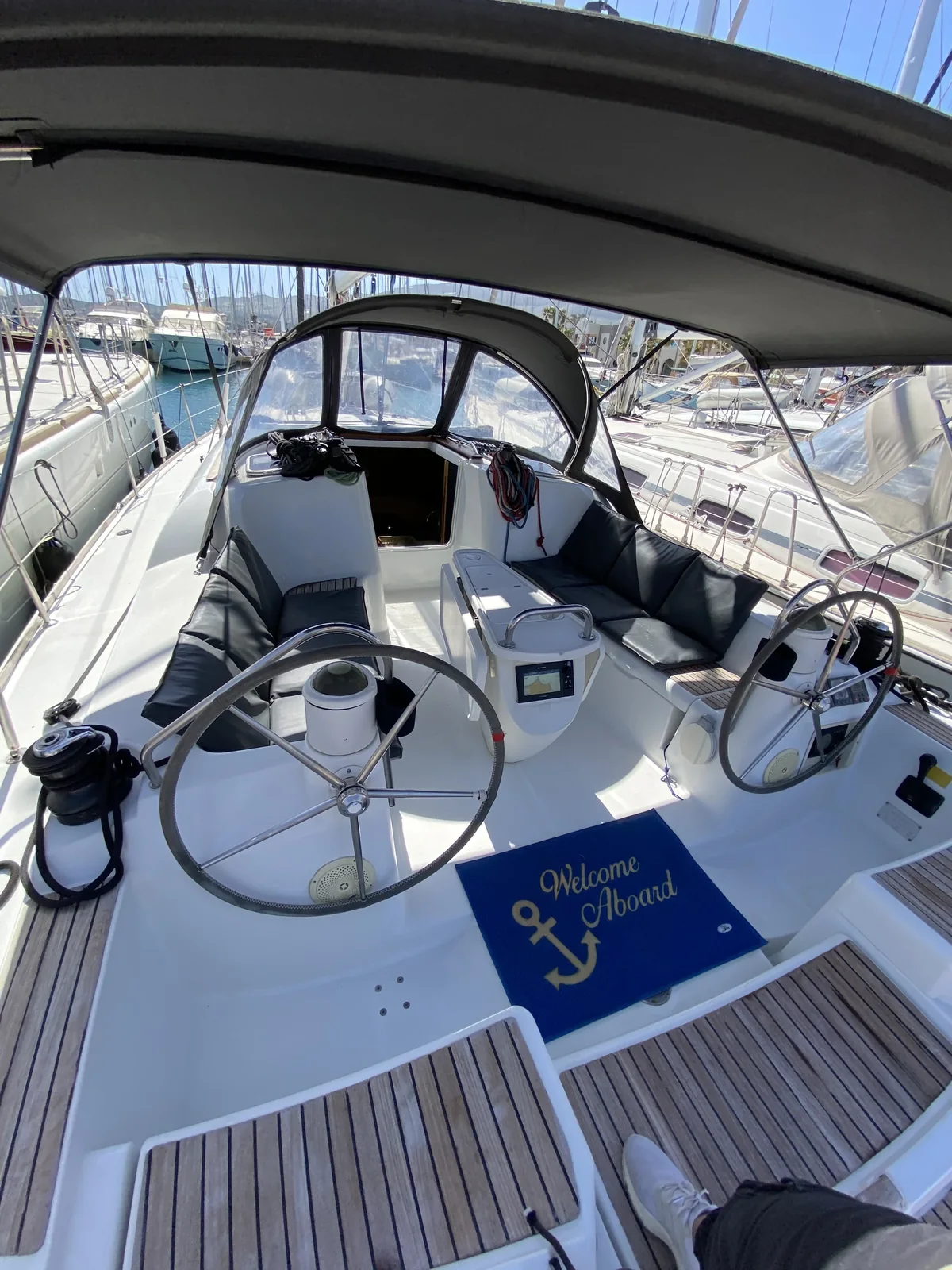 Yacht JEANNEAU Sun Odyssey 42i - Imagine - Foto 1