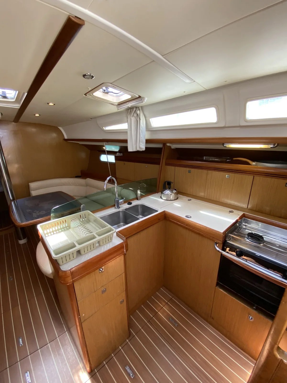 Yacht JEANNEAU Sun Odyssey 42i - Imagine - Foto 1