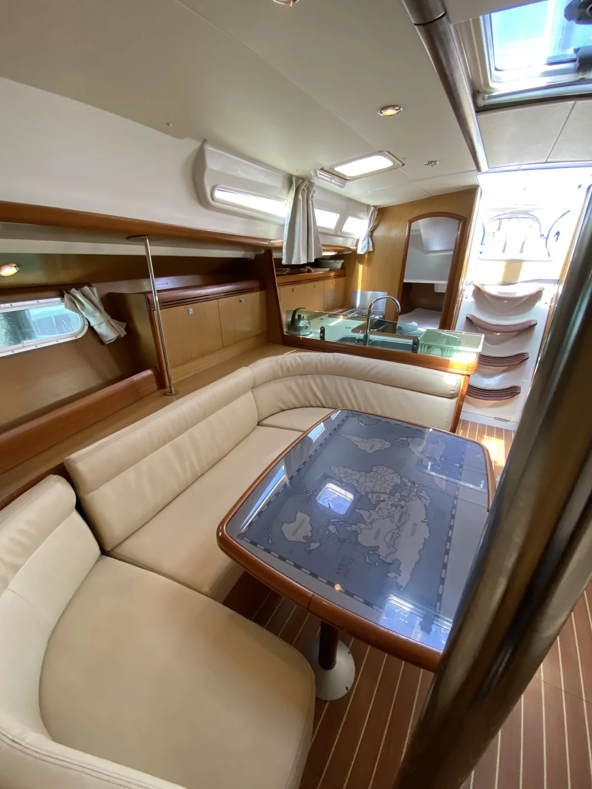 Yacht JEANNEAU Sun Odyssey 42i - Imagine - Foto 1