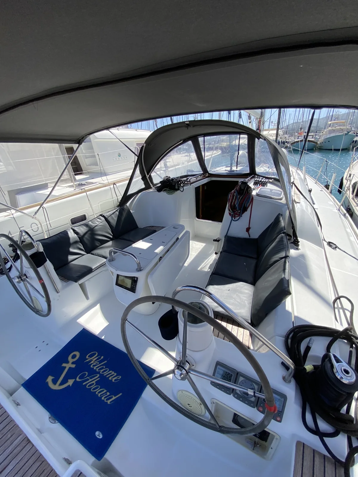 Yacht JEANNEAU Sun Odyssey 42i - Imagine - Foto 1