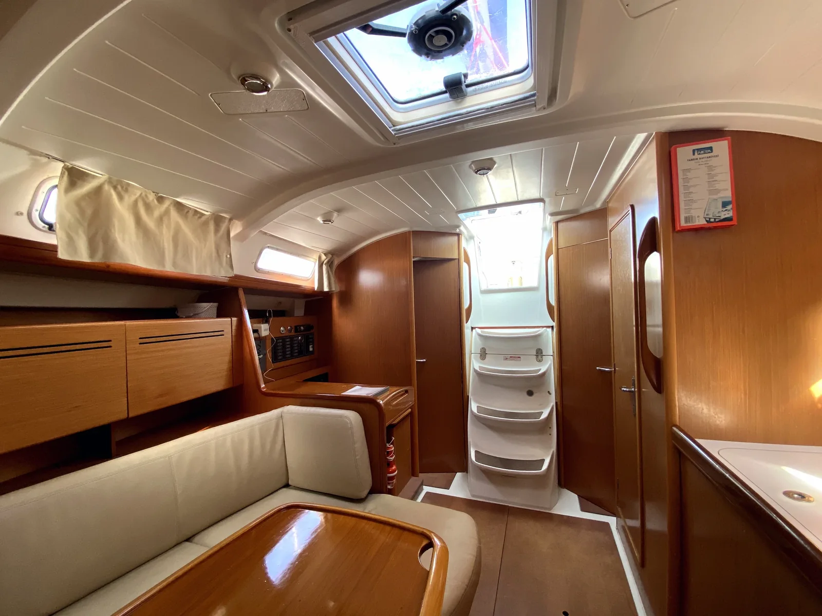 Yacht BENETEAU Cyclades 39.3 - Six Pack