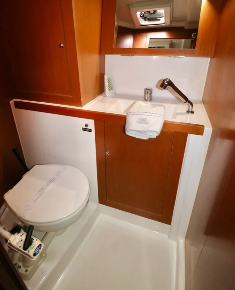Yacht BENETEAU Oceanis 41.1 - Mala Nevina - Foto 1