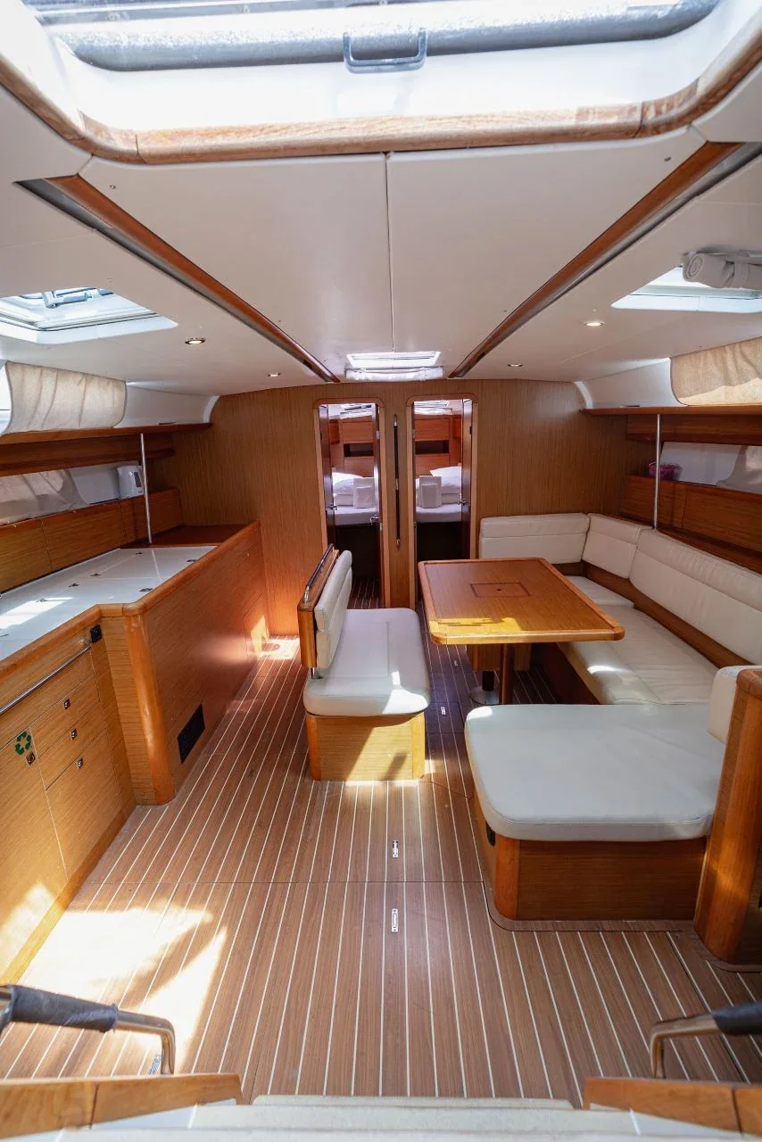 Yacht JEANNEAU Sun Odyssey 49i - Ana B. - Foto 1