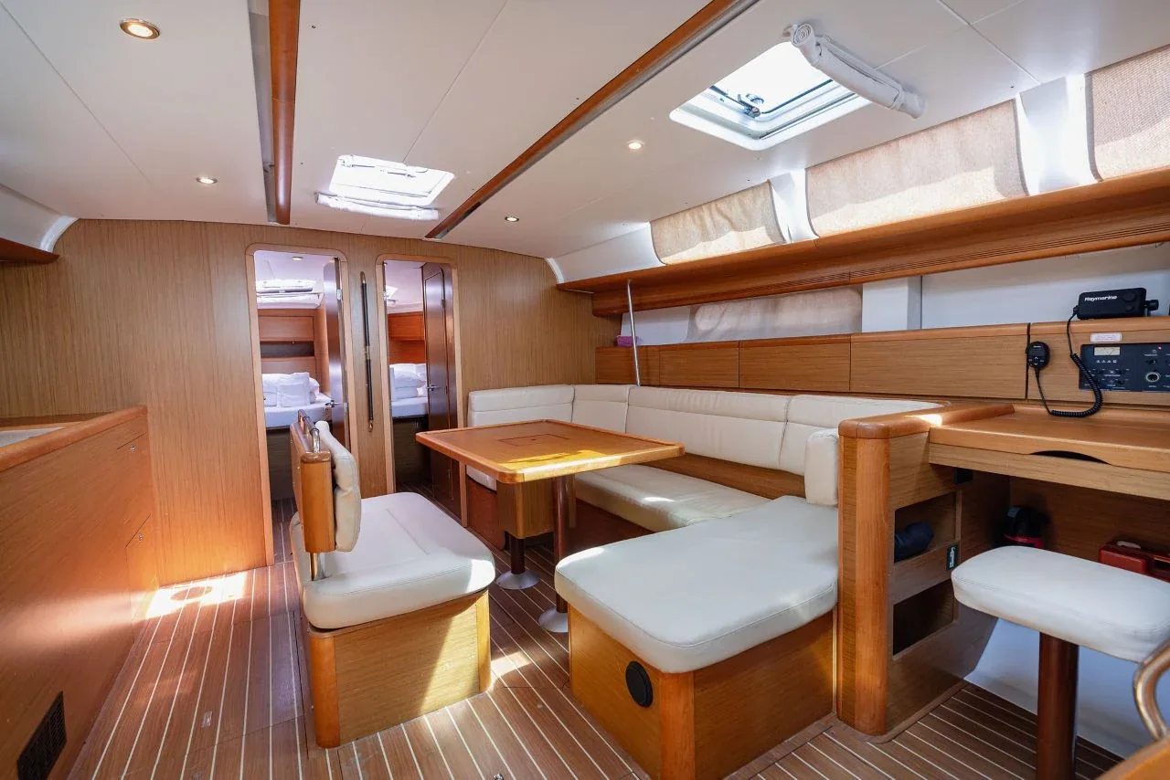 Yacht JEANNEAU Sun Odyssey 49i - Ana B. - Foto 1