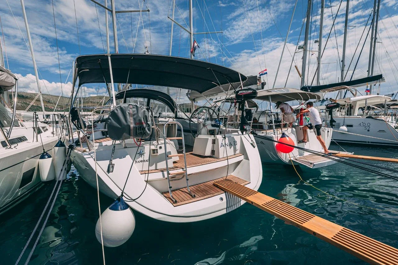 Yacht JEANNEAU Sun Odyssey 49i - Ana B. - Foto 1
