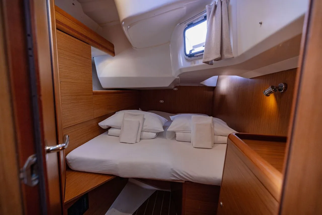 Yacht JEANNEAU Sun Odyssey 49i - Ana B. - Foto 1