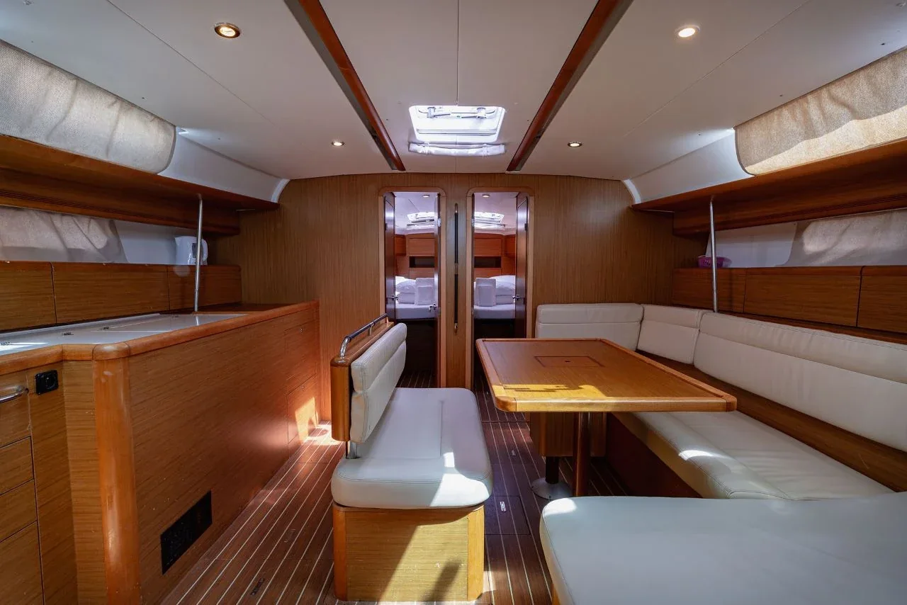 Yacht JEANNEAU Sun Odyssey 49i - Ana B. - Foto 1