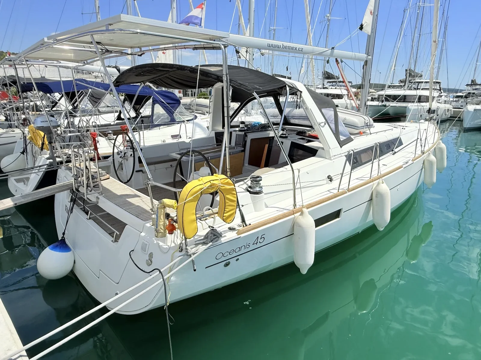 Yacht BENETEAU Oceanis 45 - Viki