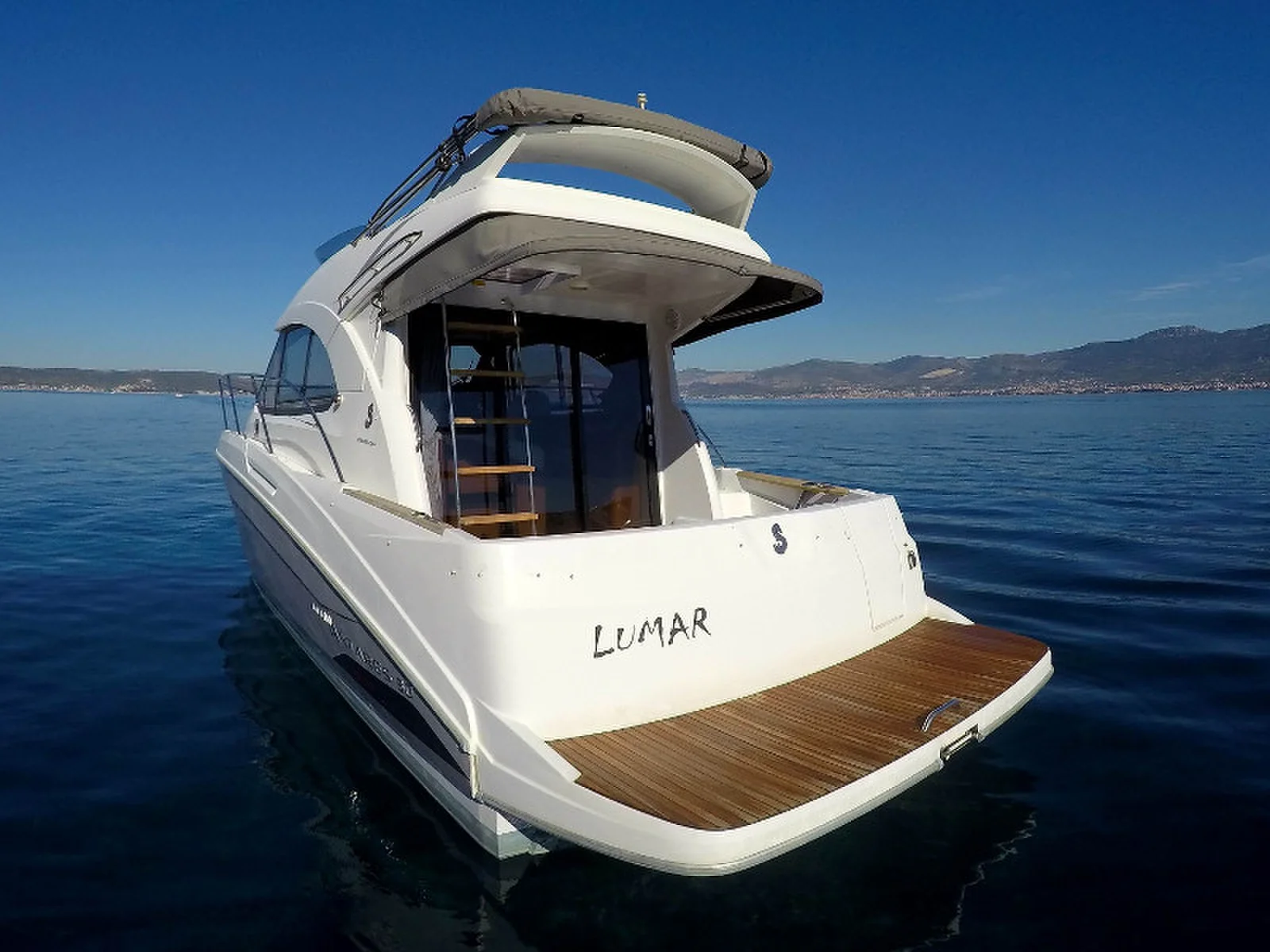 Yacht BENETEAU Antares 30 fly - Lumar