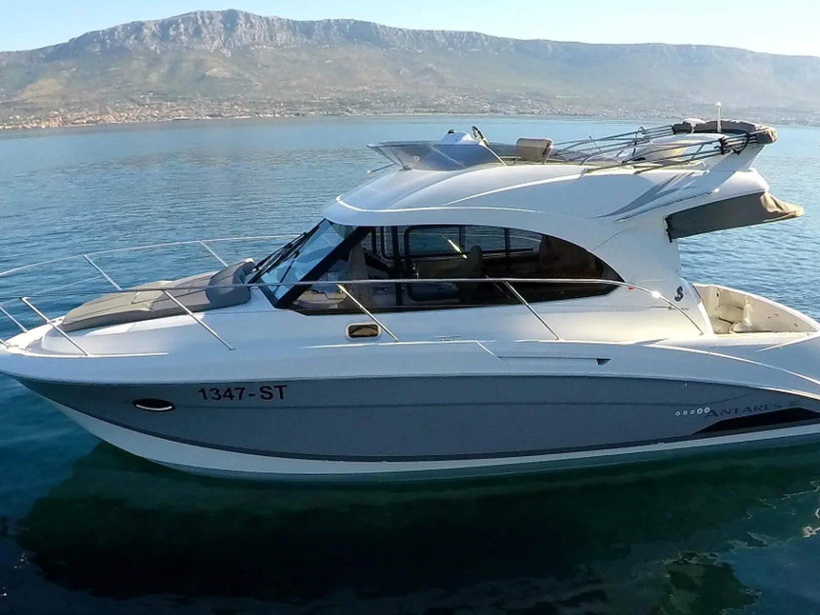 Yacht BENETEAU Antares 30 fly - Lumar - Foto 1