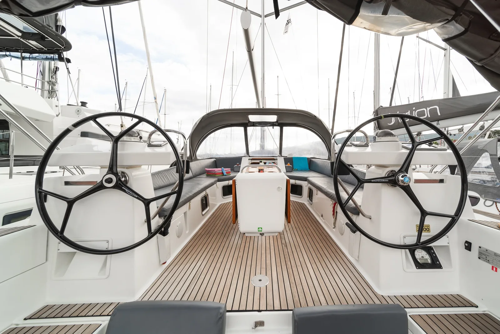 Yacht JEANNEAU 54 - Scorpius - Foto 1