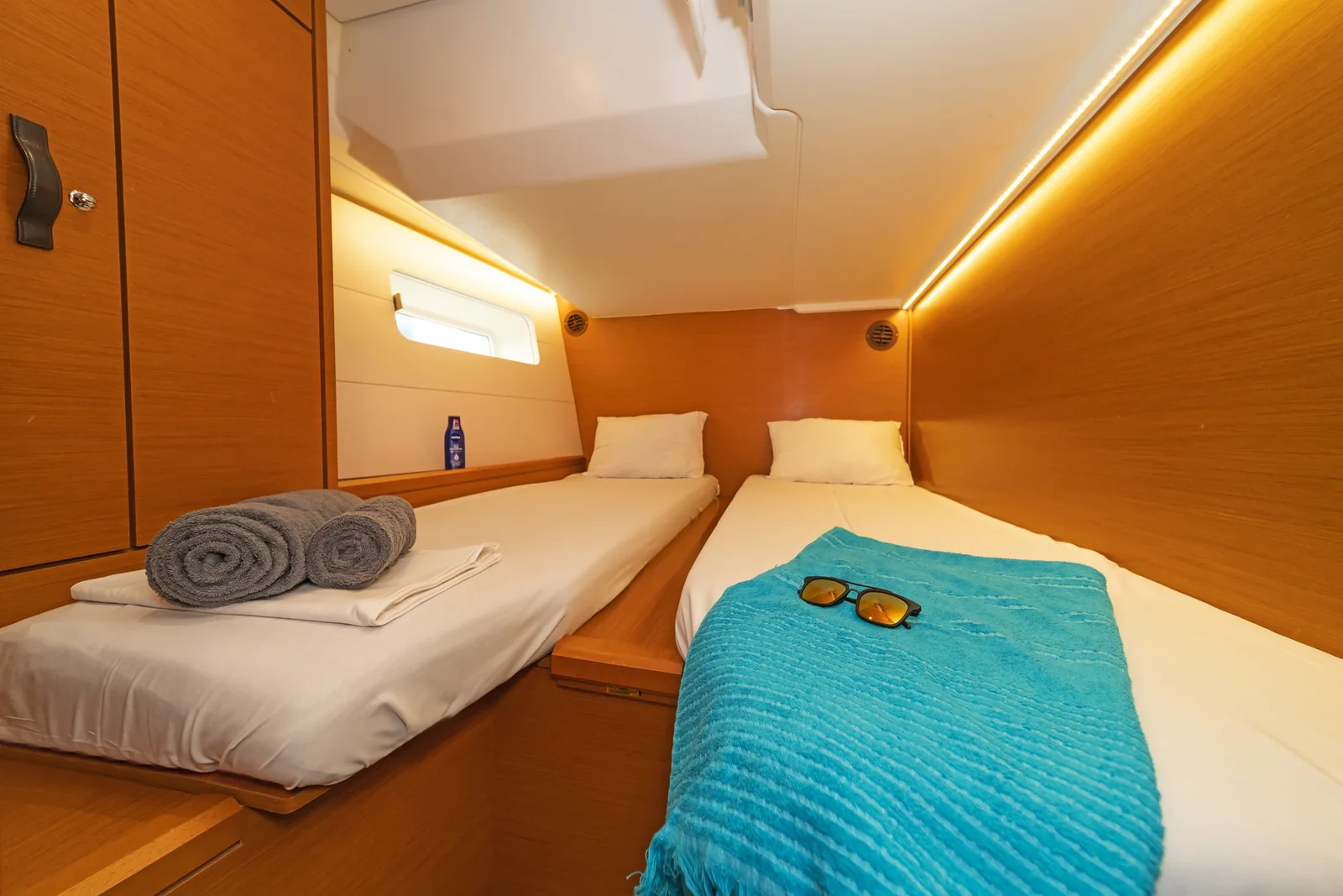 Yacht JEANNEAU 54 - Scorpius - Foto 1